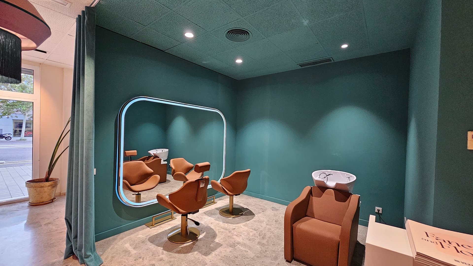 Muttto LAB Showroom - Image 1